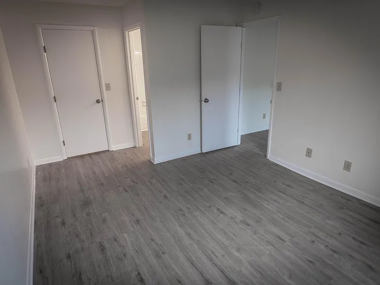 48 Woodland Hills Dr #8 — Photo 15