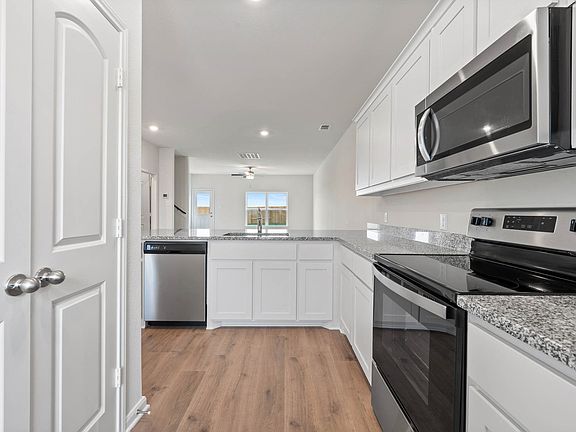 The kitchen of the Driftwood has energy-efficient appliances.