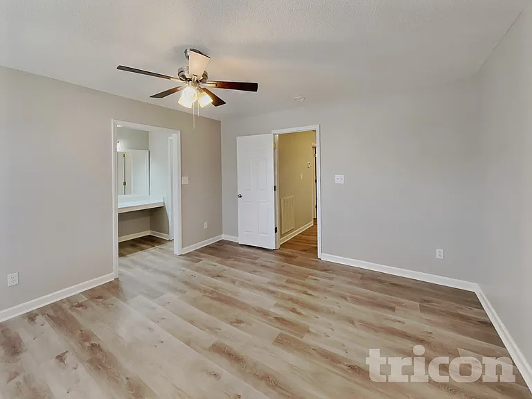 701 Avondale Dr — Photo 5