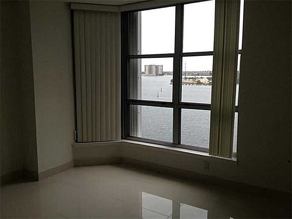 5th image of 3600 Mystic Pointe Dr APT 805