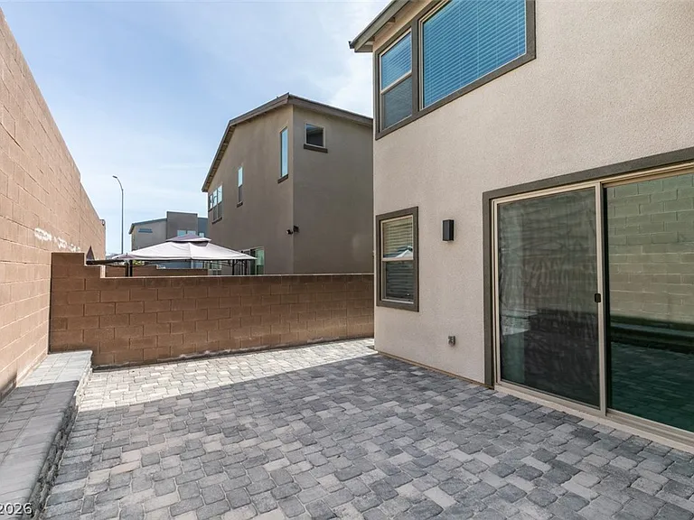520 Founders Creek Ave — Photo 40