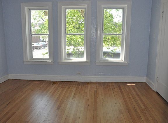 2nd image of 6451 N California Ave APT 1