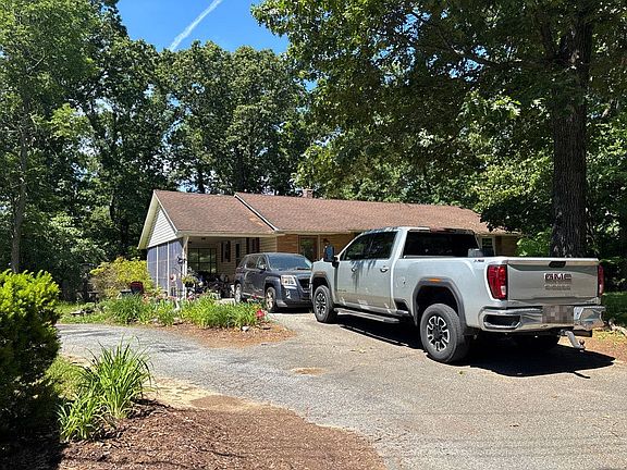 3rd image of 11 Dawson Dr