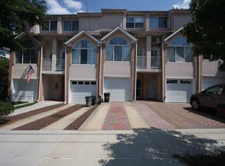 484 Melba St, Staten Island, NY 10314