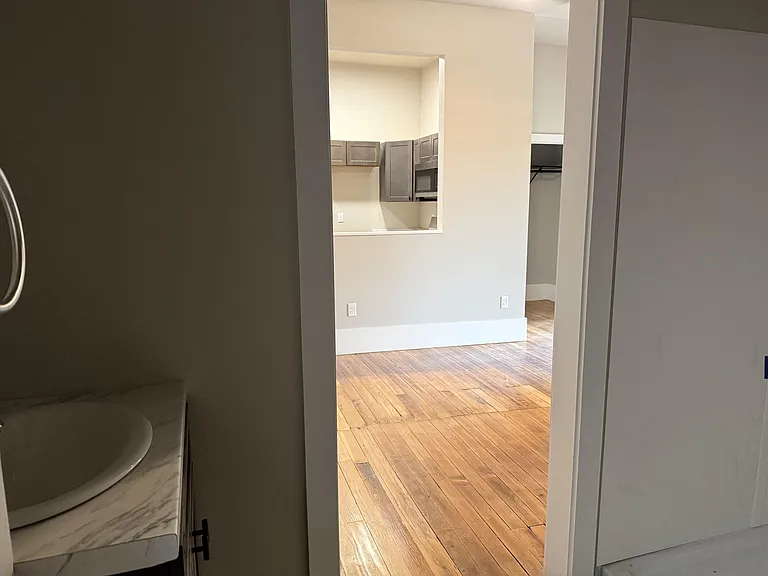 201 W Main St #8 — Photo 4