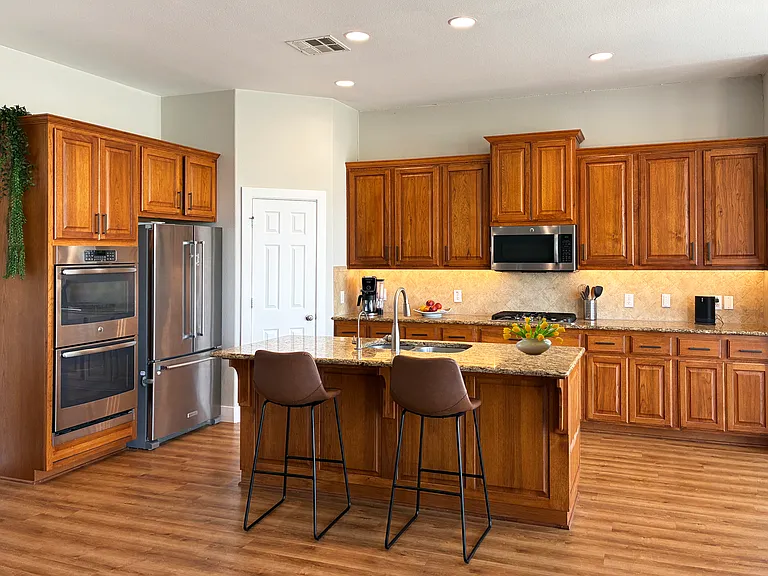 1308 Hillridge Dr — Photo 3