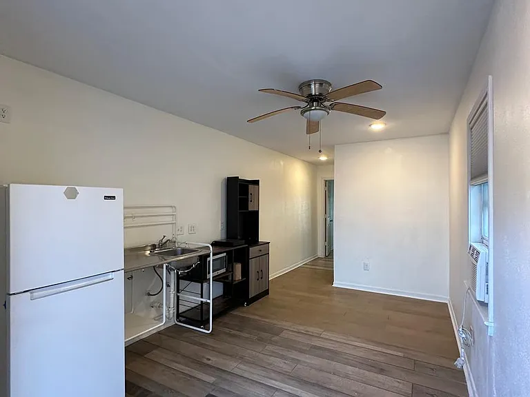 1717 Johnson St #C — Photo 3