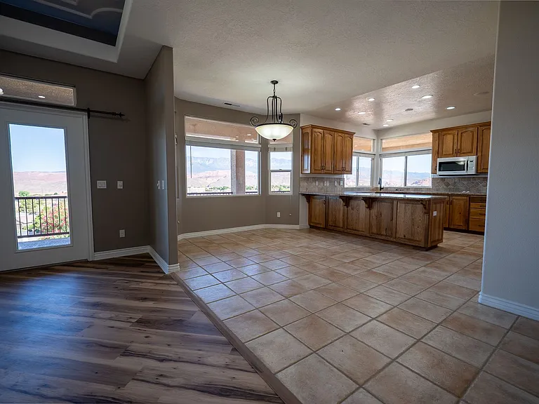 2541 W Spilsbury Ct — Photo 7
