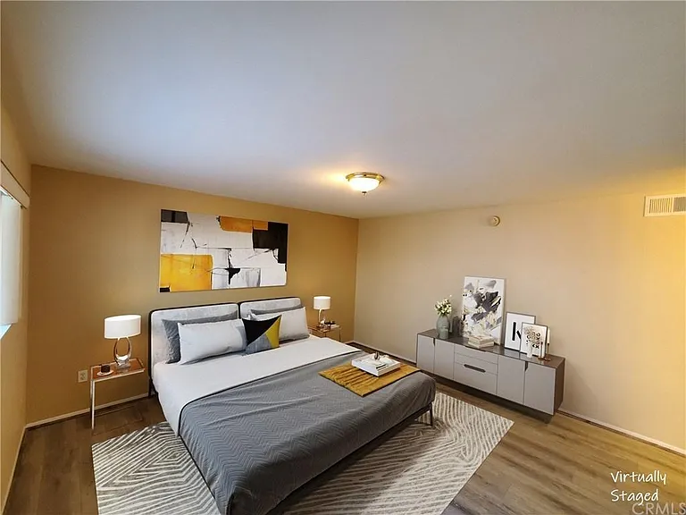 12801 Moorpark St #103 — Photo 15