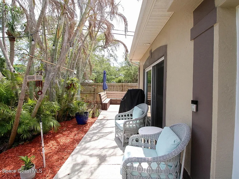 101 Majestic Bay Ave — Photo 12