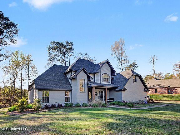 3rd image of 521 Pawnee Way