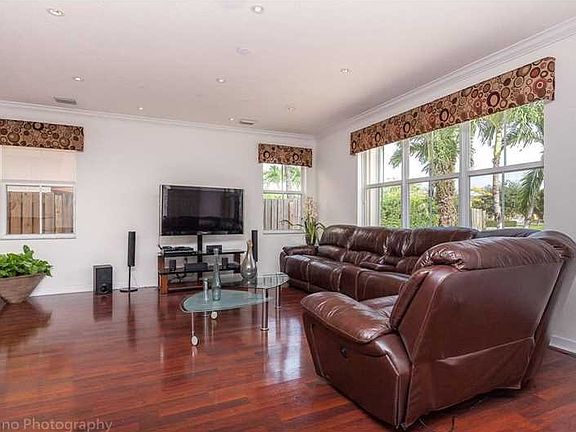5th image of 8397 NW 115th Ct