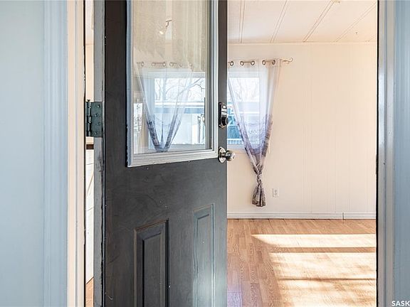 3rd image of 123 Dogwood STREET
