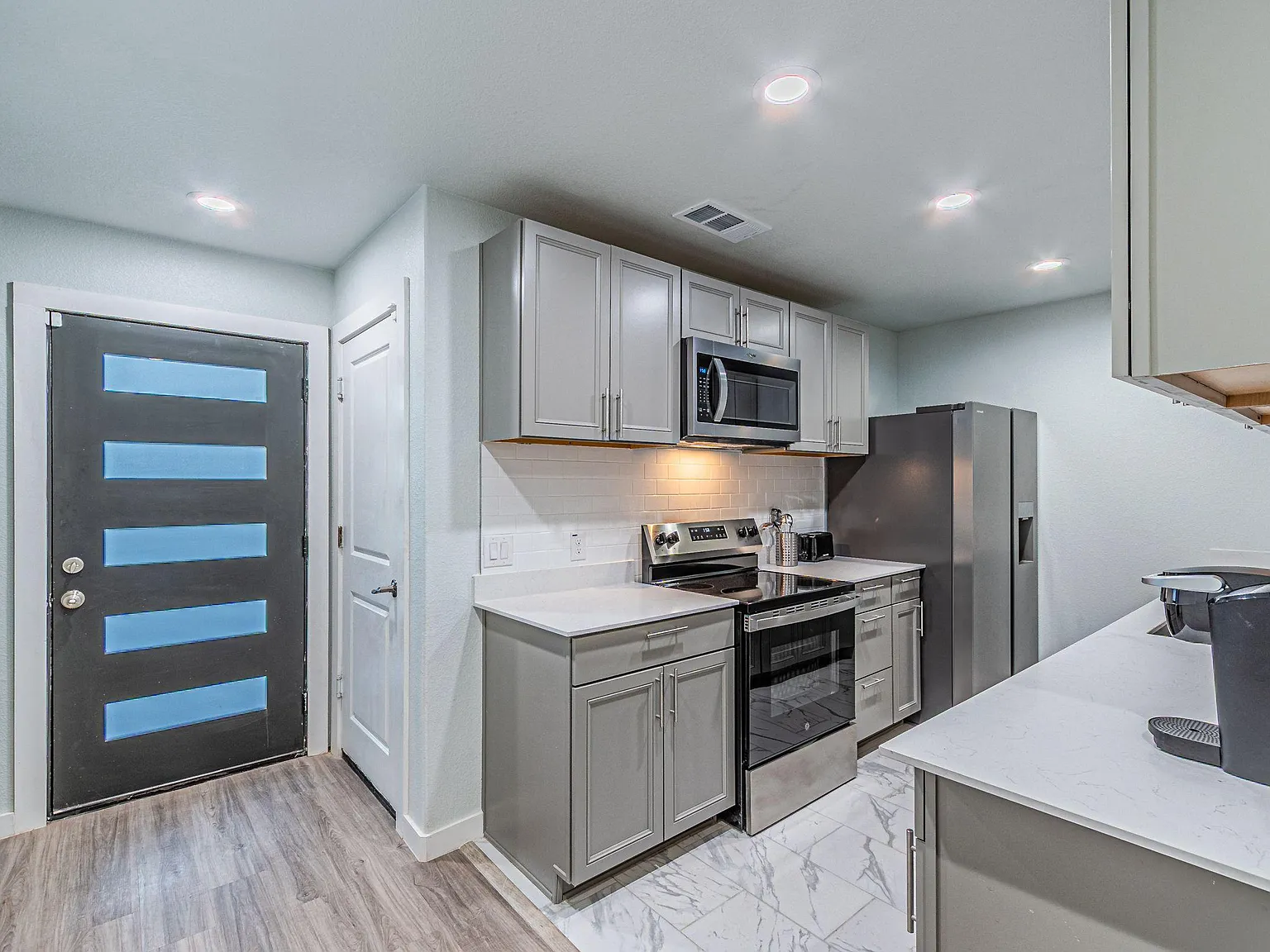 4 bed, 2.5 bath, 1650 sqft, $845 — Photo 3