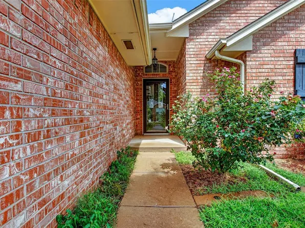 1721 Fawn Valley Ln, Edmond, OK 73003