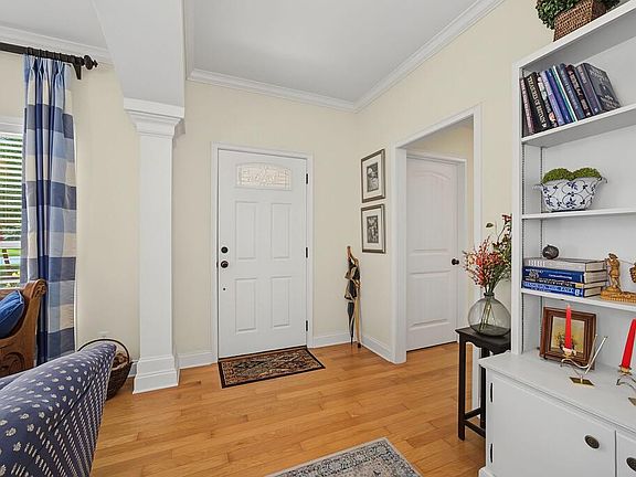 4th image of 127 Rachel Ln