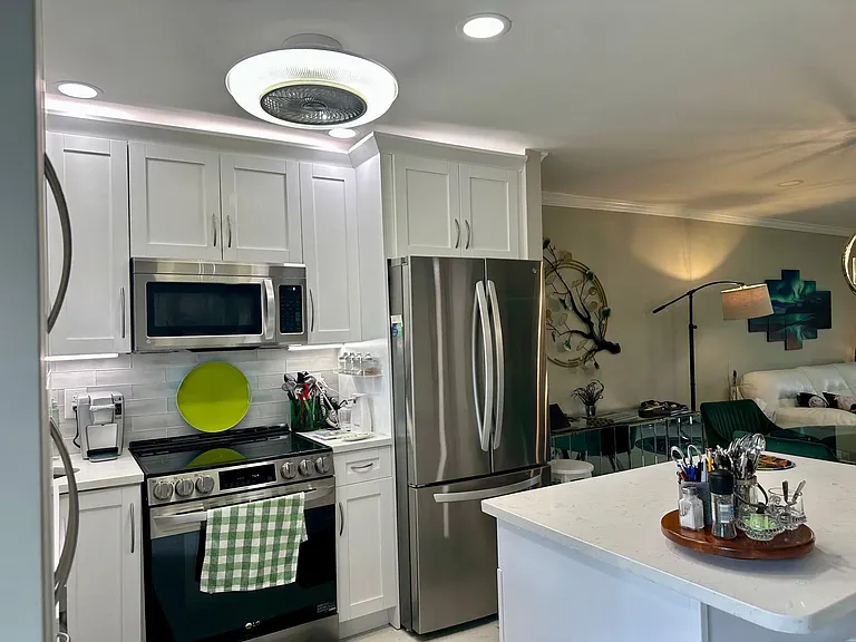 2721 Garden Dr N #105 — Photo 7