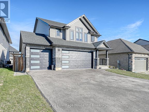 3rd image of 35 Peggy Ave