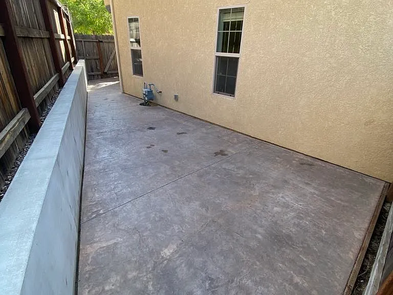 586 River Oaks Dr — Photo 17