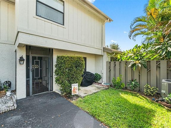 4th image of 486 Deer Creek Wildwood Lane