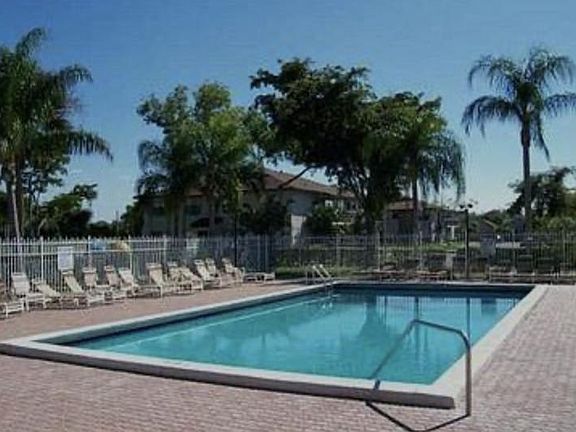 Community pool