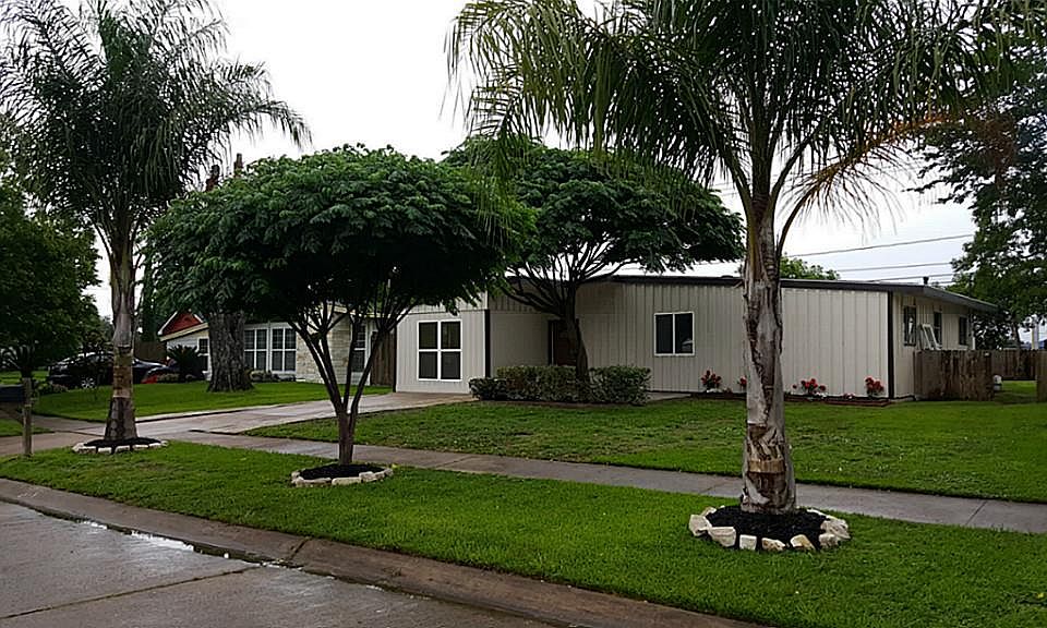 1st image of 3703 Crawford Dr
