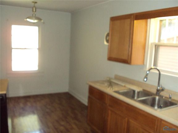 5th image of 317 W Water St