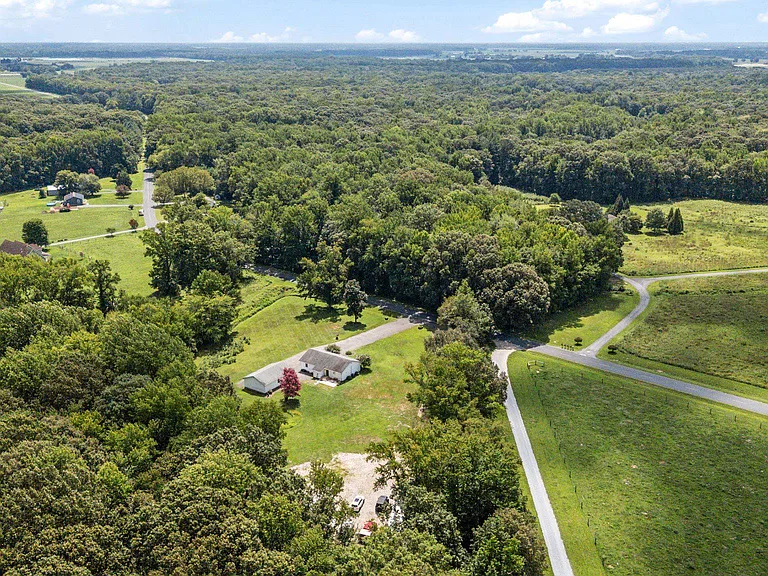 305 Merrick Corner Rd — Photo 34