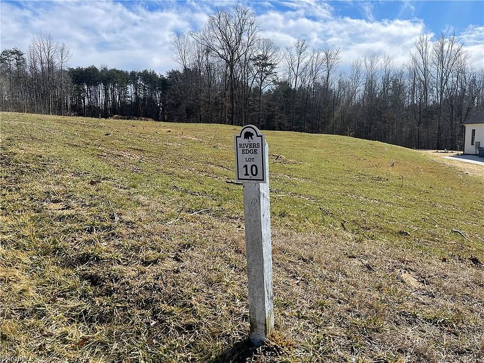 2nd image of 2518 Rivers Edge Rd #10