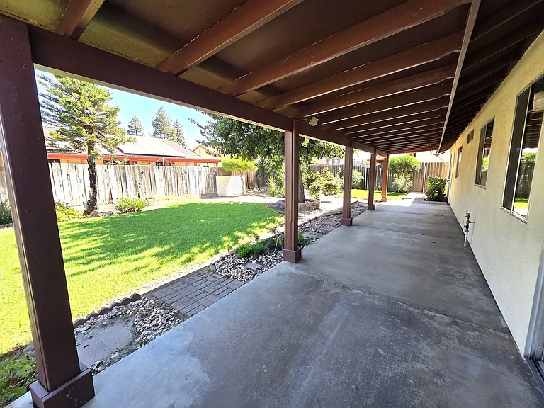 550 Black Oak Ave — Photo 13