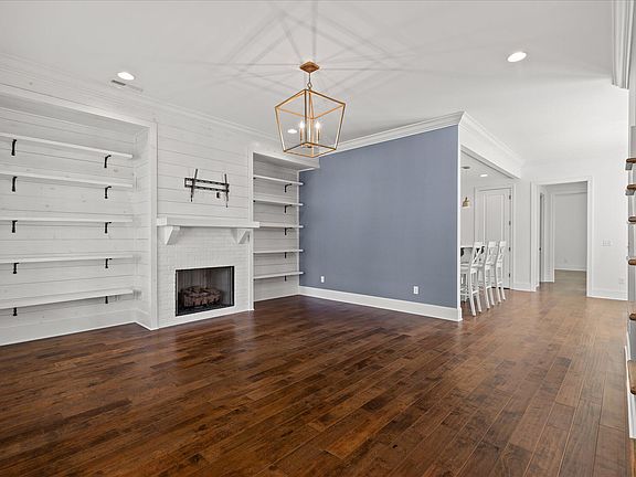 5th image of 502 Alston Dr