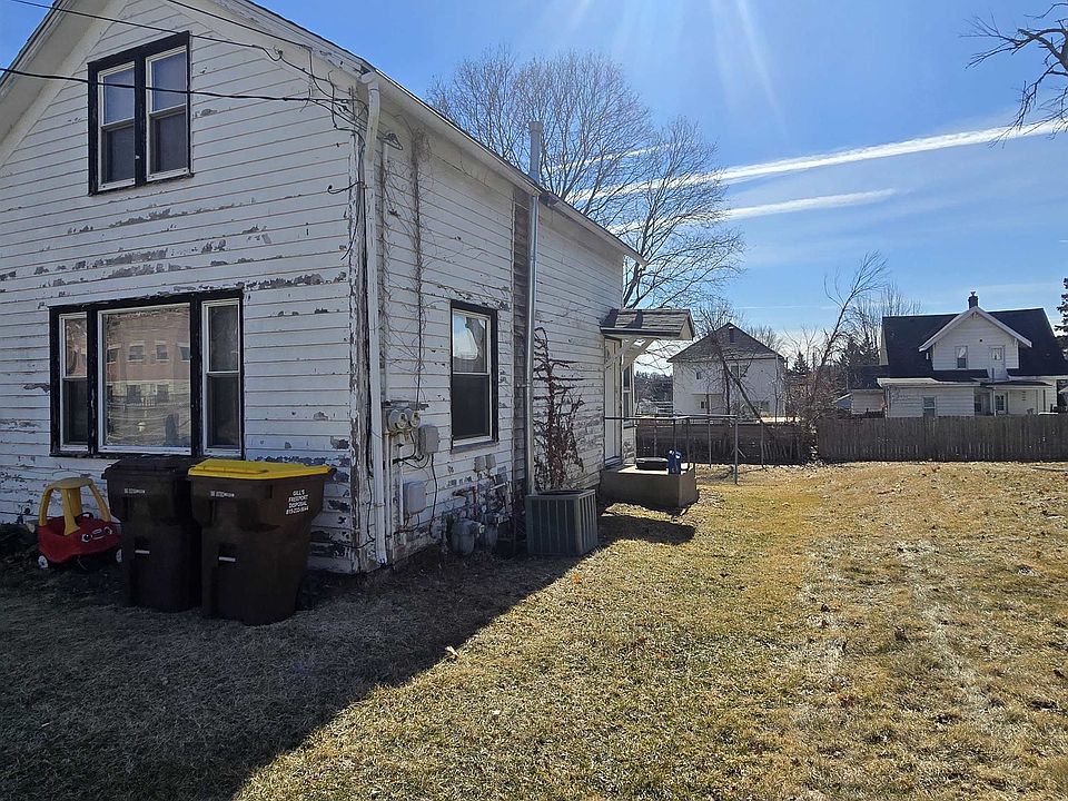 2nd image of 807-809 W Pleasant St