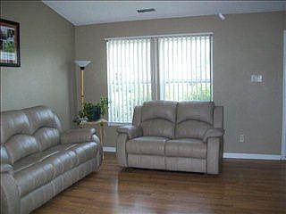 3rd image of 62 Wyndham Ln