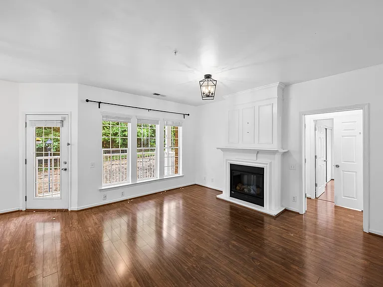 3228 Margellina Dr — Photo 19