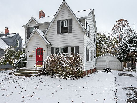 2nd image of 352 Greenwood Ave
