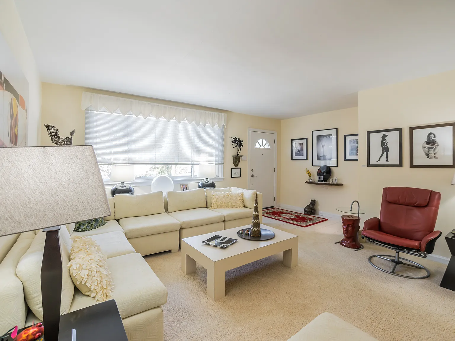 2 bed, 1.5 bath, 1296 sqft, $2,400 — Photo 2