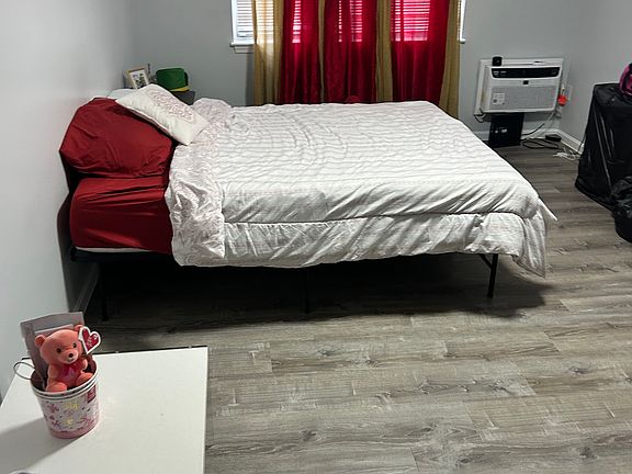 3rd image of 50 Pine St #13