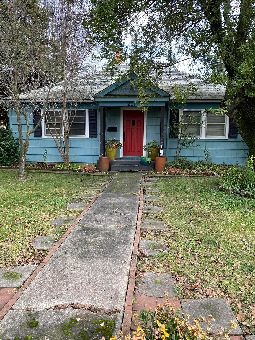 201 Willamette Ave photo 1