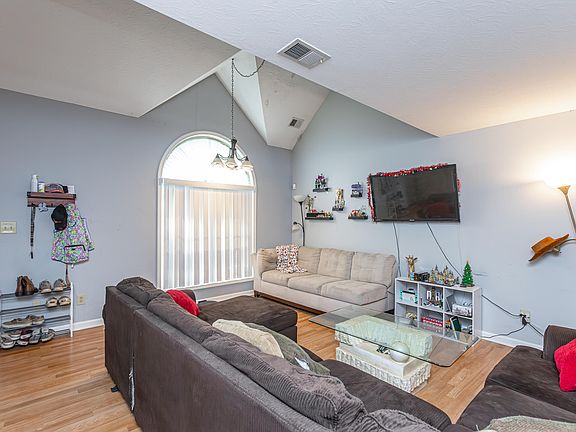 4th image of 129 Preakness Dr