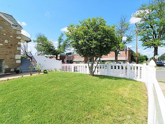 5th image of 7832 Summerdale Ave