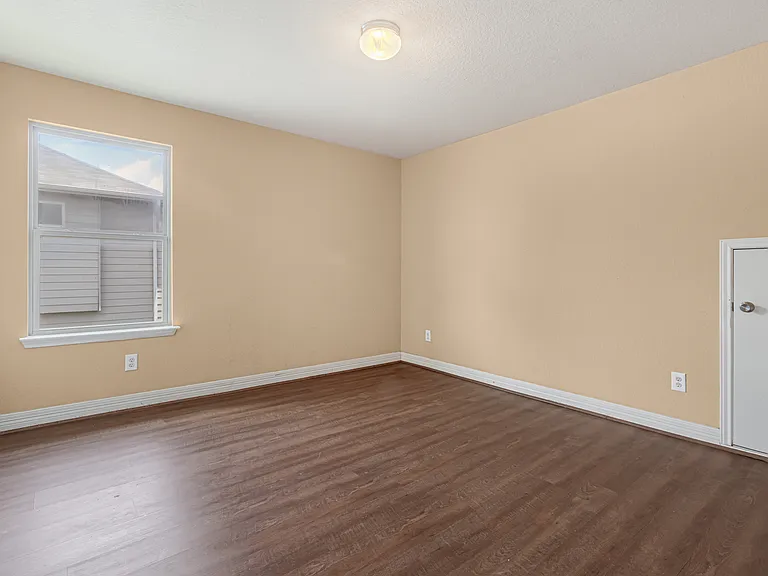 5488 Devonwood St — Photo 25