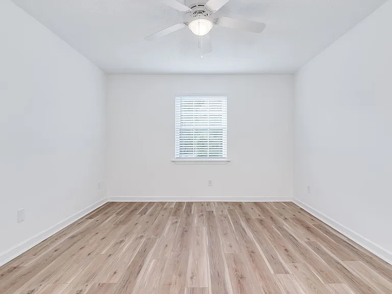 2915 Hope Ave #1 — Photo 16