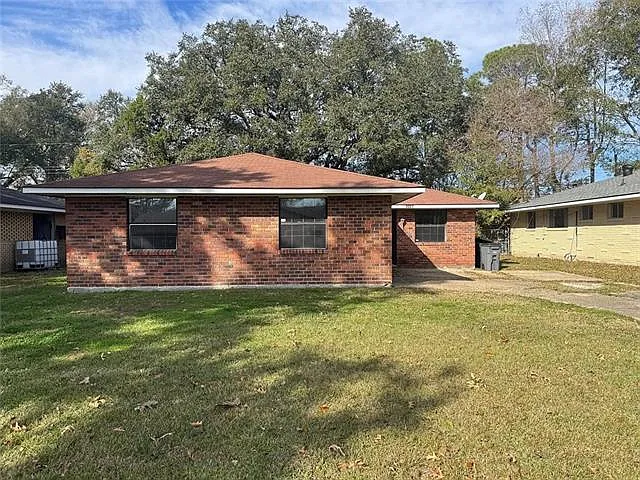 1027 Arcadia Dr
