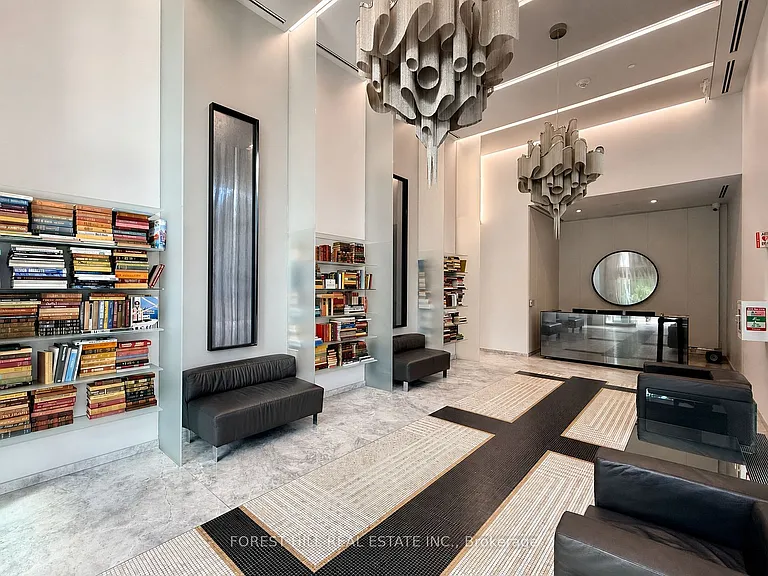 8 Hillsdale Ave E #724 — Photo 3