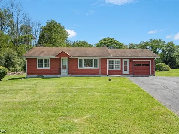 52 Sand Hill Rd, Vernon Twp., NJ 07462
