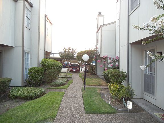 5th image of 5807 Beverlyhill St APT 19