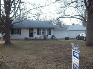 27 Greenridge Dr, Decatur, IL 62526