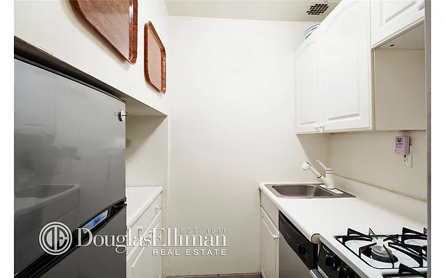 Sold by Douglas Elliman | media 3