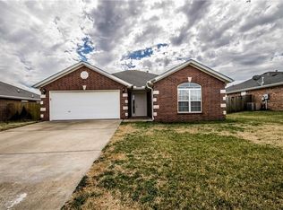 1049 Applewood Cir, Cave Springs, AR 72719