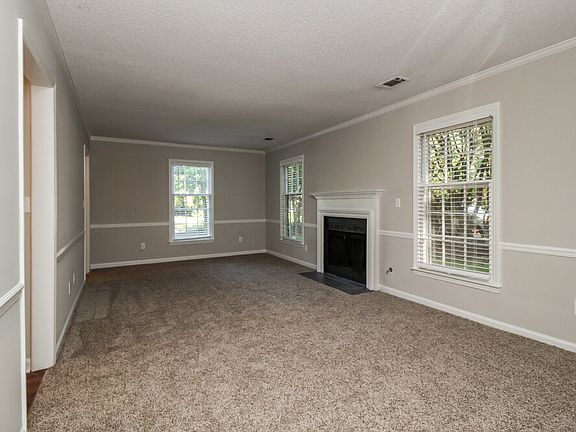 3rd image of 3914 Hadley Farm Dr